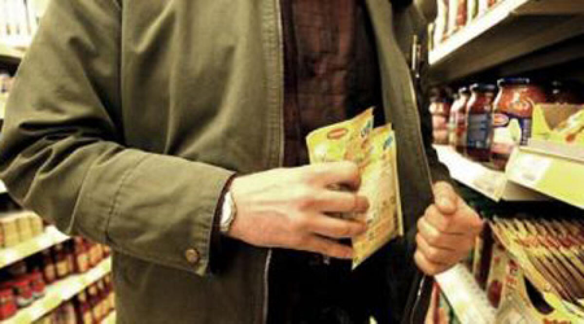 Santarcangelo: fa la spesa gratis al supermercato, ma viene scoperto e arrestato - 