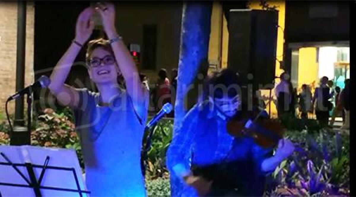 Negozi aperti fino tardi, spettacoli e dj set: domenica 28 arriva 'Rimini shopping night' - 