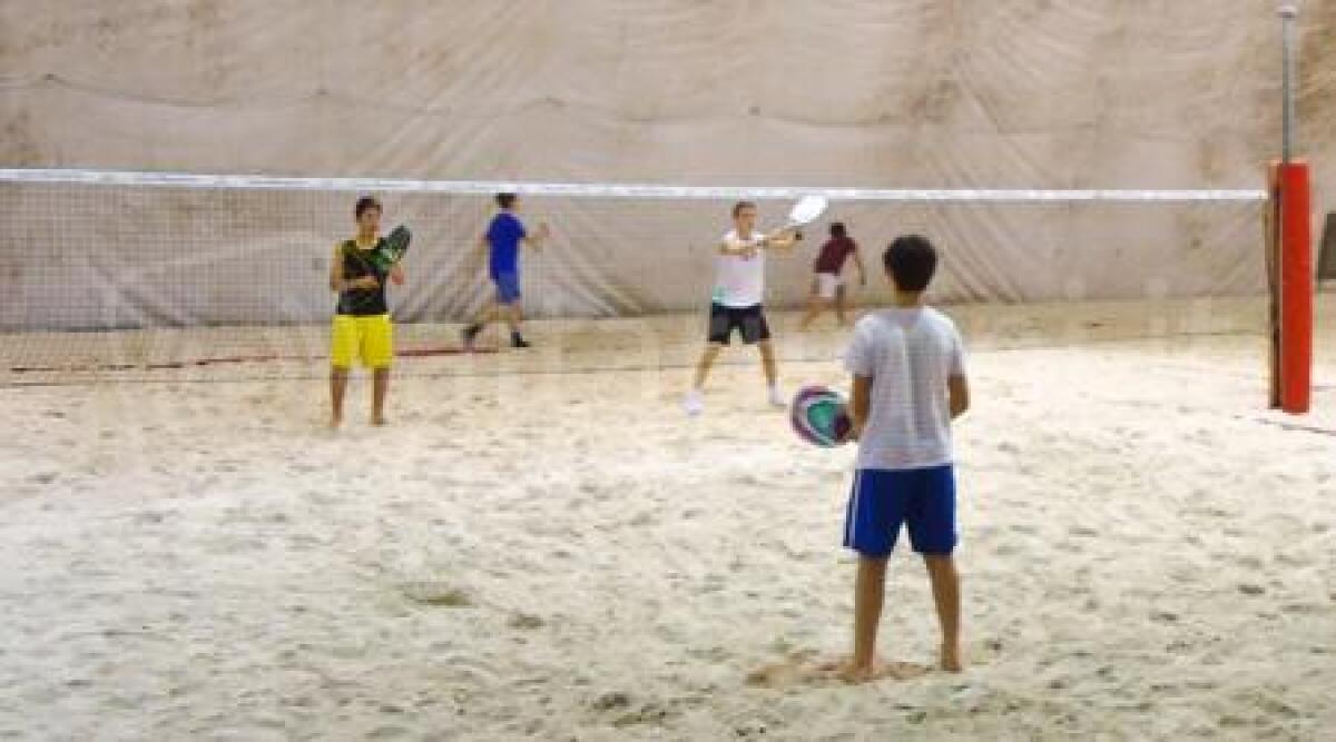 Garden Rimini, 40 baby atleti impegnati in entusiasmanti sfide di beach tennis - 