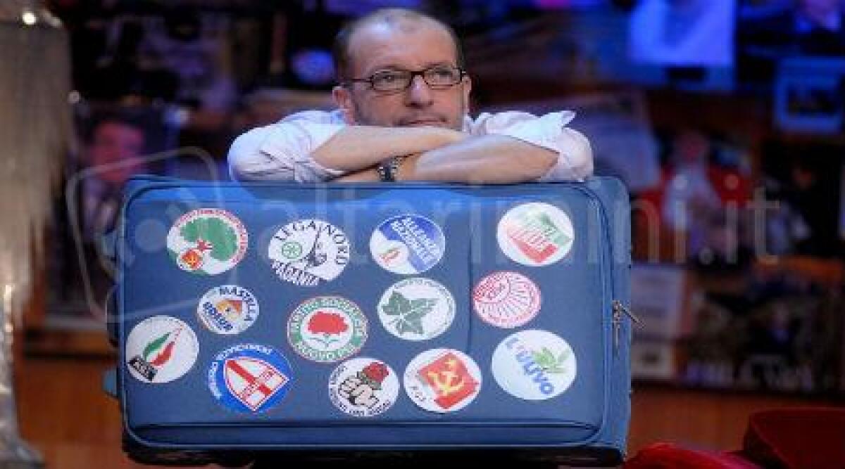 Dario Vergassola "Sparla con me" al teatro CorTe di Coriano tra ironia e ricordi -
