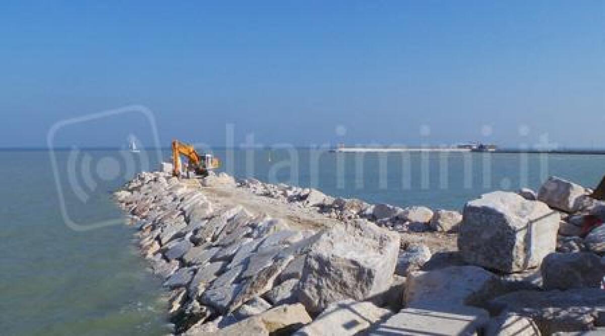 Nuova scogliera a San Giuliano, navigazione migliore in entrata e uscita dal porto - 