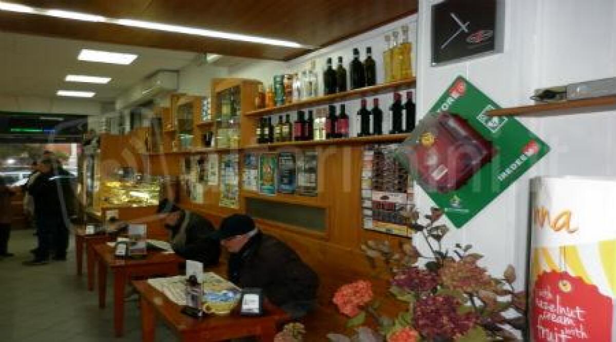Centro anziani di Santa Giustina &quot;dona&quot; defibrillatore al vicino bar - 