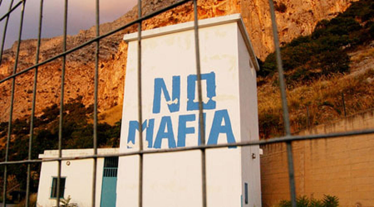 Video: 250 studenti a scuola nel tribunale di Rimini per parlare di mafia e legalit&agrave; - 