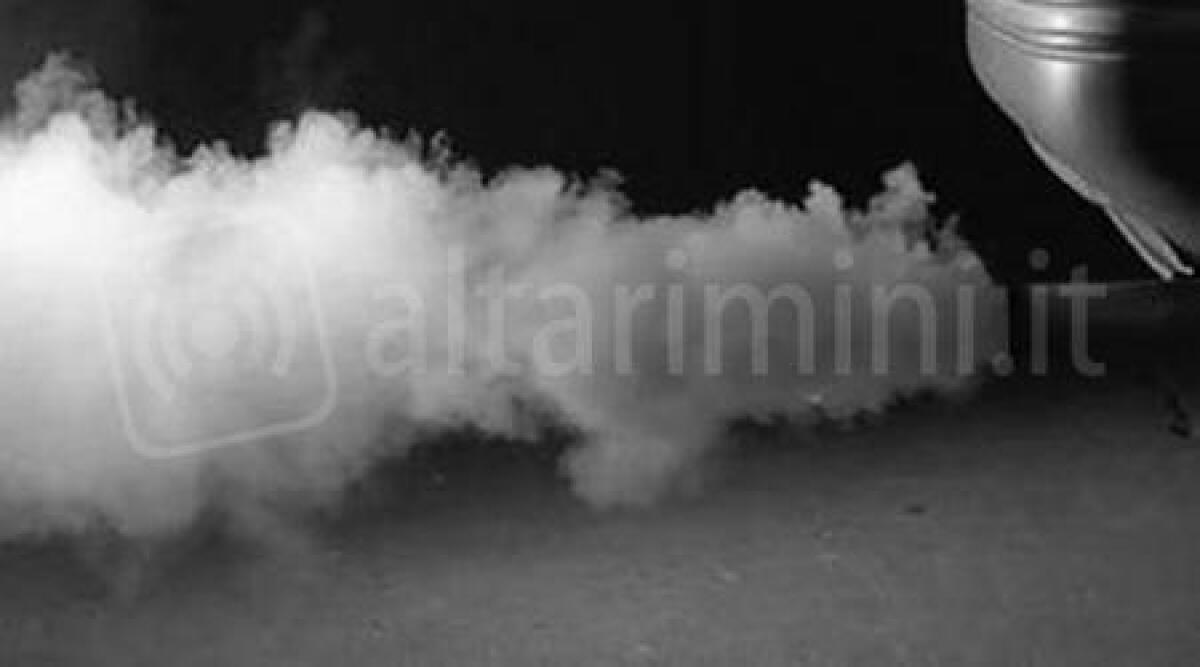 Valmarecchia: donna tenta suicidio con gas scarico dell'auto, 42enne in ospedale - 