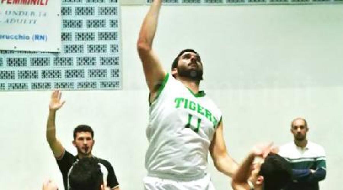 Basket: derby per il primato, il capitano dei Villanova Tigers Cangini suona la carica -