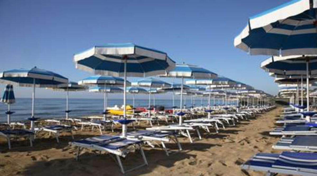 Ombrelloni da difendere, assemblea nazionale balneari. Incontro con operatori a Rimini - 