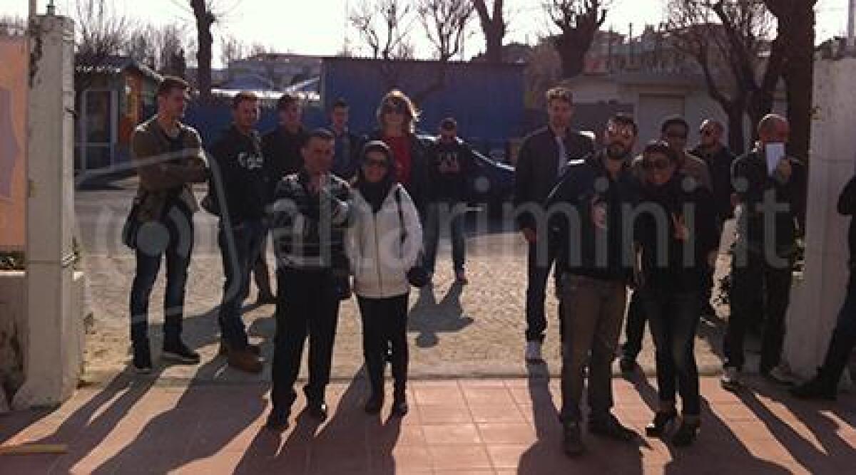 Riccione: come in un talent, in cinquanta candidati al casting per fare il cameriere -