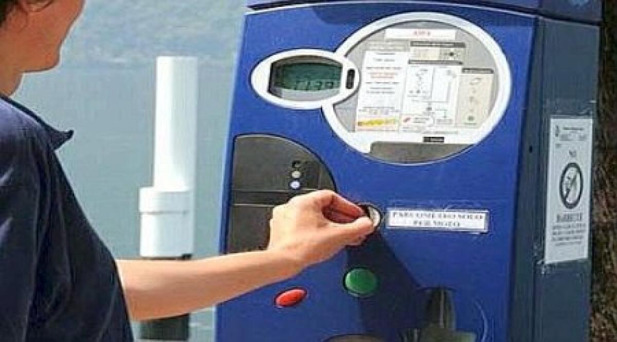Stangata sui parcheggi a Riccione: dal 2 aprile aumento da 1.80 a 2.50 euro - 