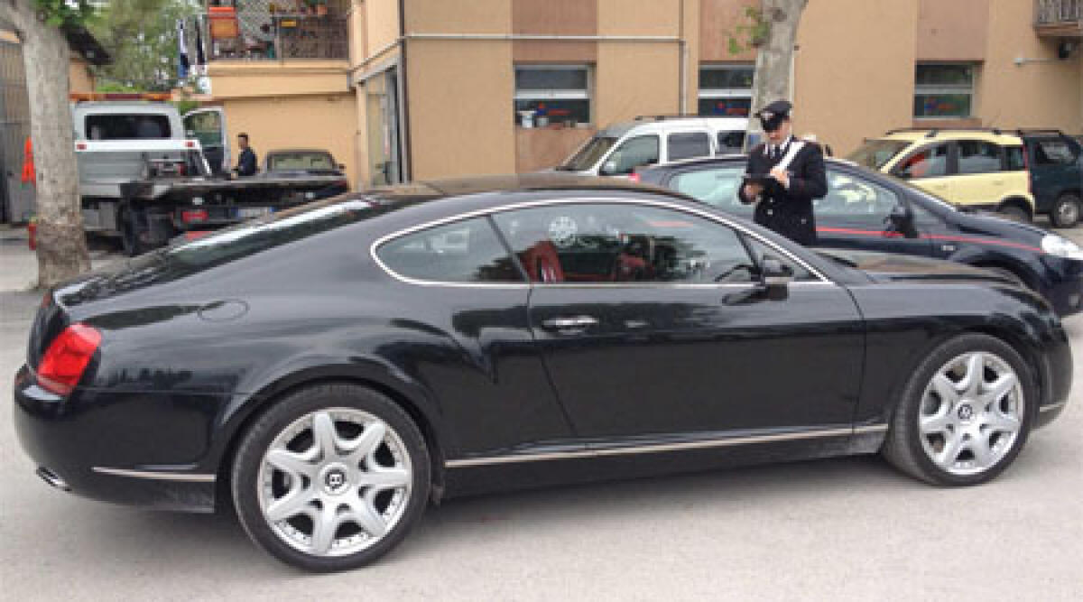 Riccione: auto di lusso 'fantasma' vendute all'estero, ex attore porno a processo -