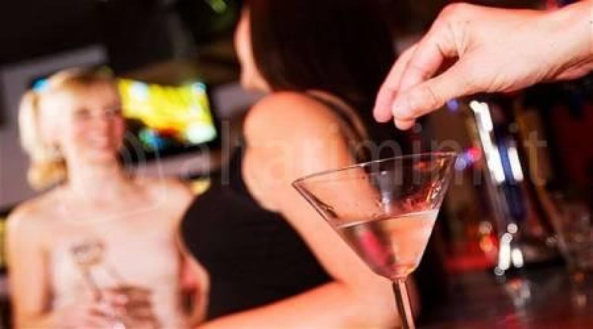 Misano, versa 'droga dello stupro' nei bicchieri in discoteca: arrestato 35enne - 
