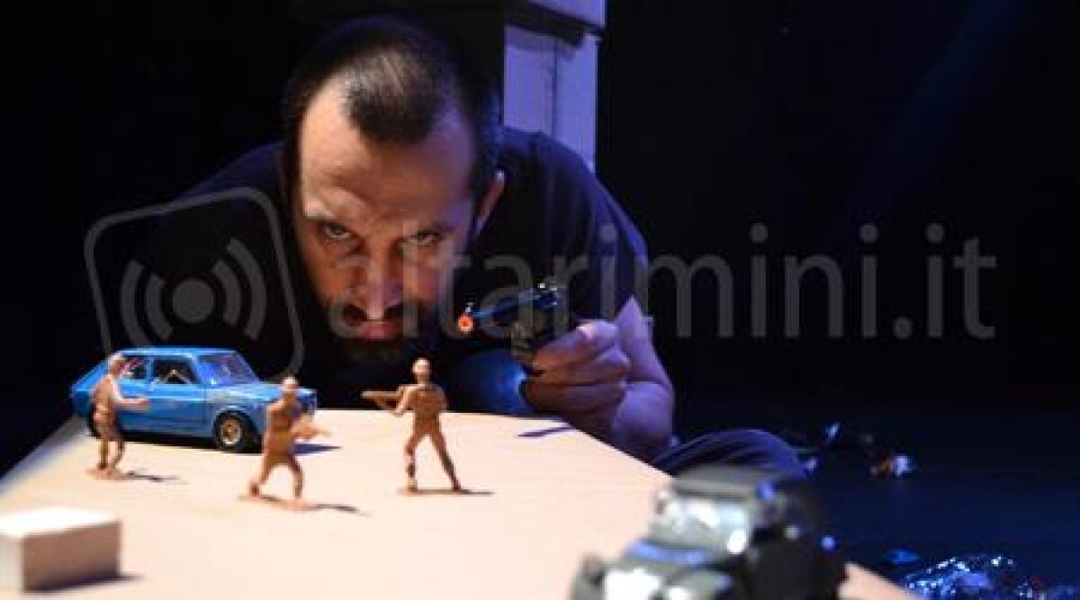 La strana storia di un metronotte rapito dagli alieni in scena al Teatro del Mare -