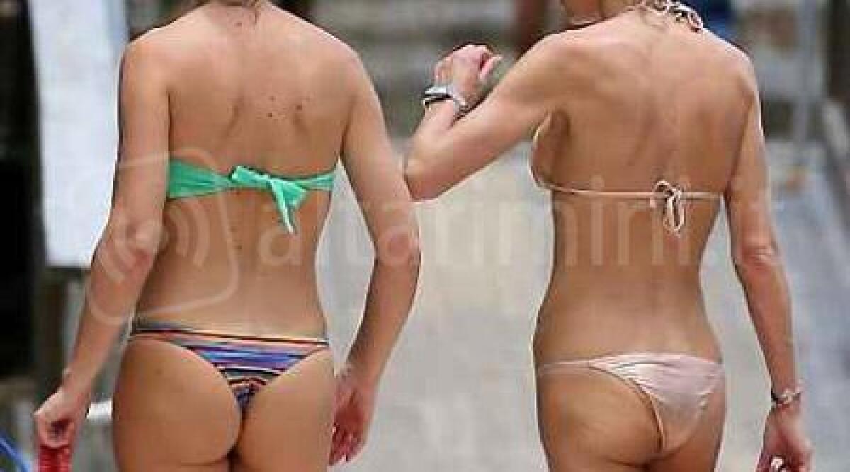 Riccione, stop alla passeggiata in bikini in Viale Ceccarini: scatter&agrave; multa di 50 euro - 