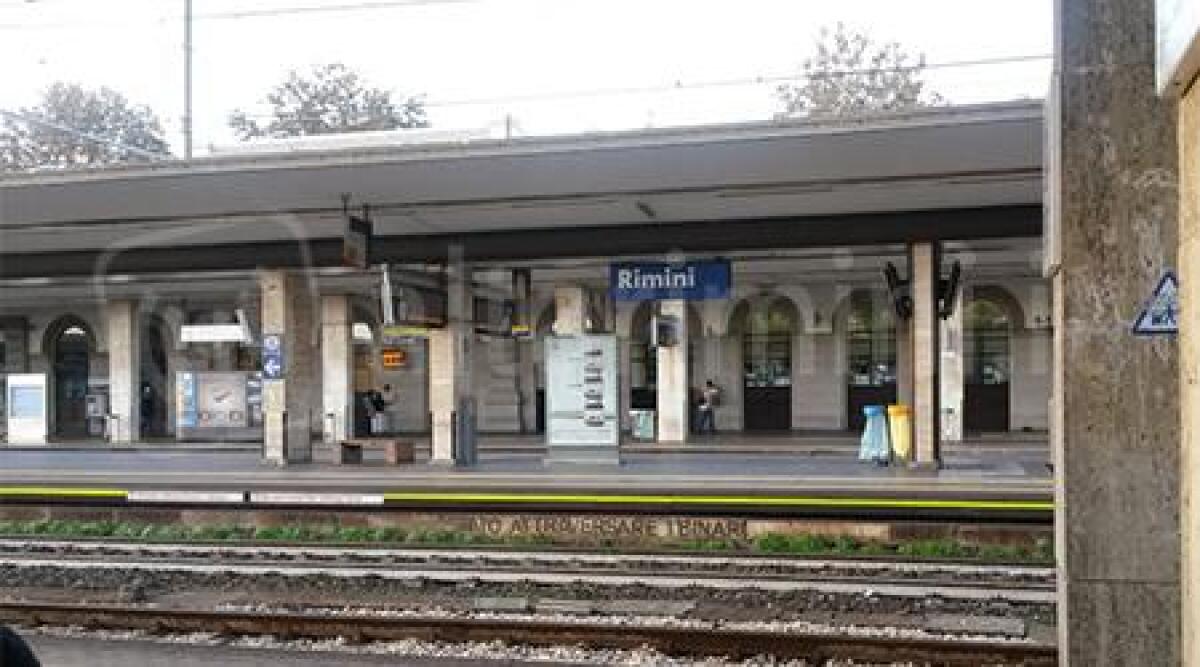 Stazione Rimini, disabili costretti attraversare binari. Renzi (FI): 'ora gli ascensori' - 