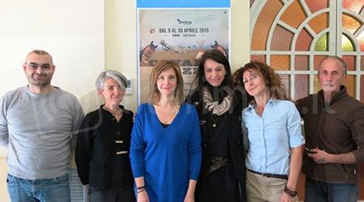 Surreale, ironico e non convenzionale: Rimini ospiterà il festival culturale 'Smiting' -