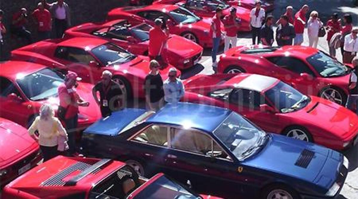 Foto: le Ferrari invadono Tavullia, appassionati arrivati anche dalla vicina Rimini -