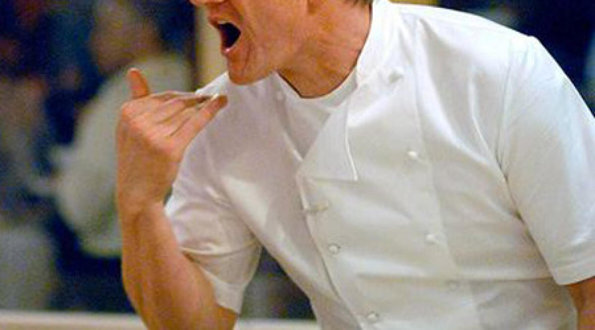 Cucina da incubo, rissa tra cuoco e lavapiatti:'clienti mi hanno detto barese di merda' - 