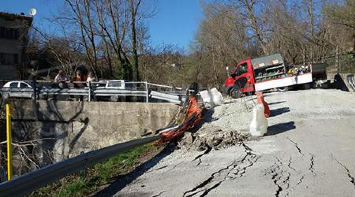 Soanne di Pennabilli, la strada franata riapre dopo un mese e mezzo, la valle si riunisce - 
