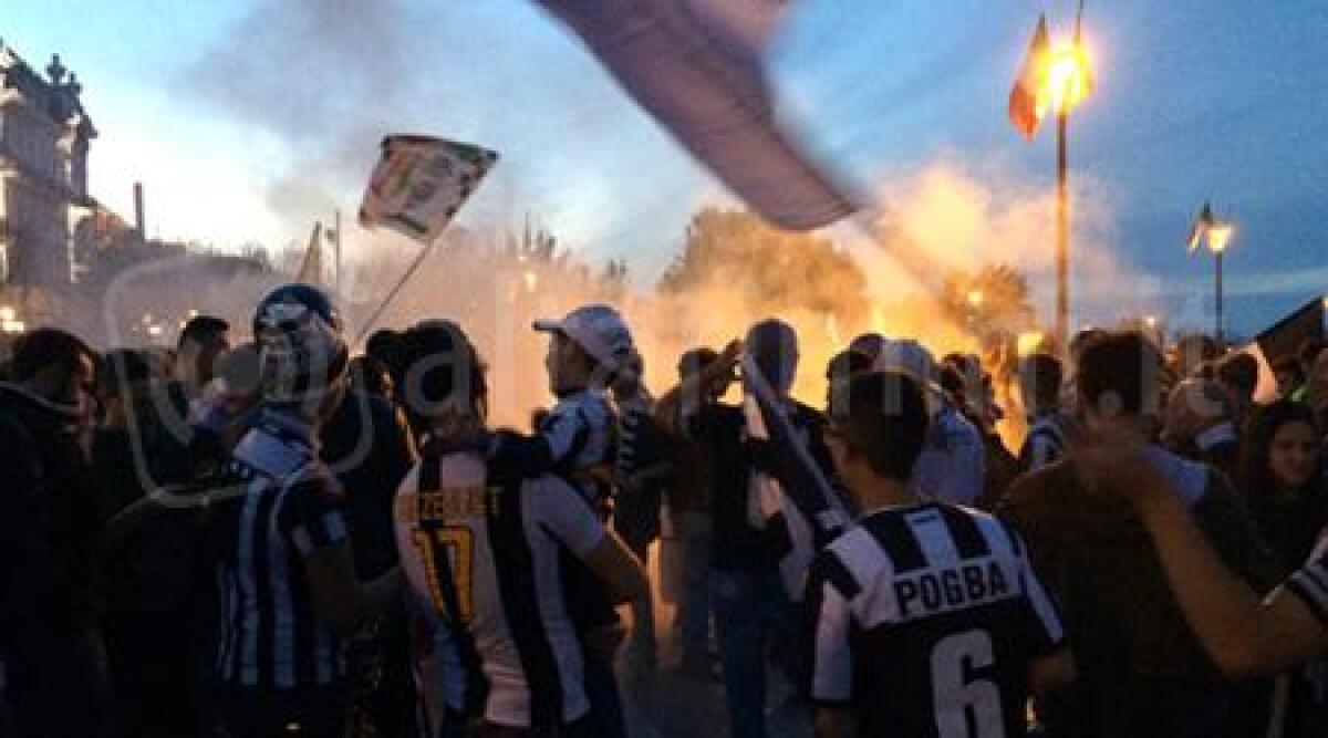 Foto: la Juventus vince lo scudetto, anche a Rimini esplode la festa dei tifosi - 
