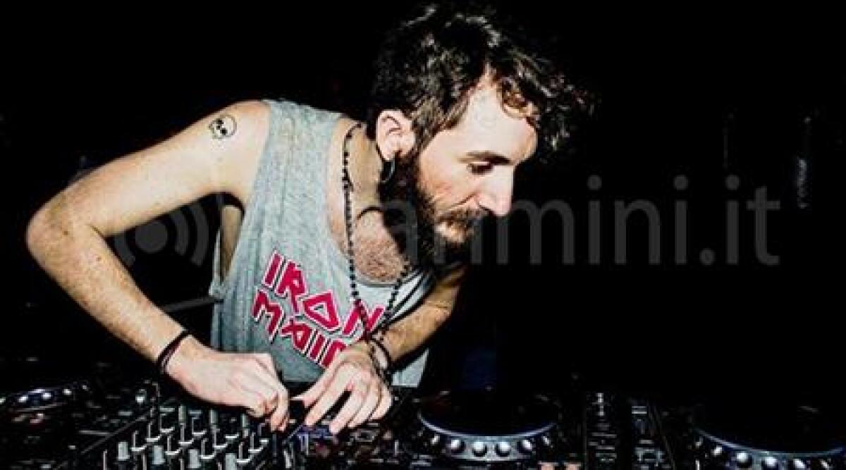 La disco atterra in aeroporto, al "Fellini" di Rimini si balla con i migliori dj del momento -