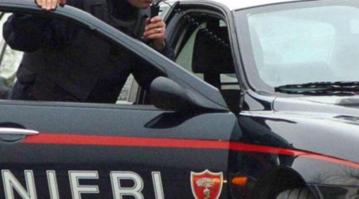 Sotto effetto di alcool e droga infastidisce clienti albergo e picchia carabinieri, arrestato - 
