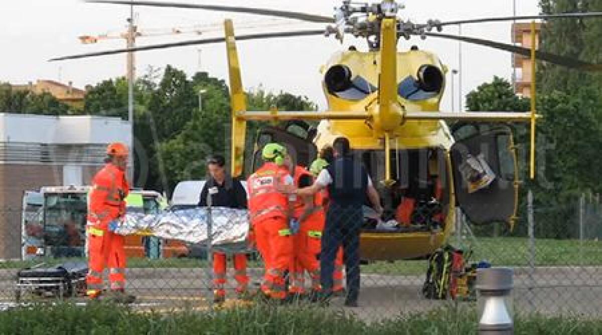 Video: prepara barbecue e resta ustionato al volto, trasportato con elisoccorso in ospedale - 
