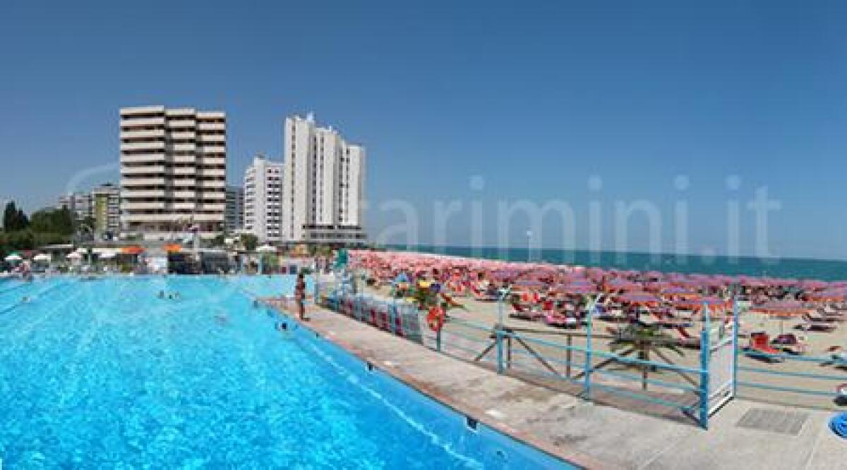 Riapre dopo cinque anni la piscina olimpionica all'aperto di Portoverde - 