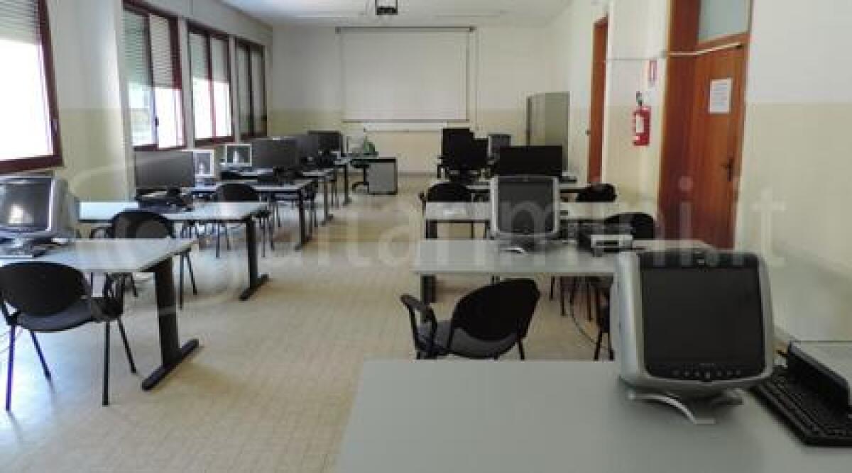 La scuola Panzini di Bellaria ha una nuova aula informatica, con internet superveloce -