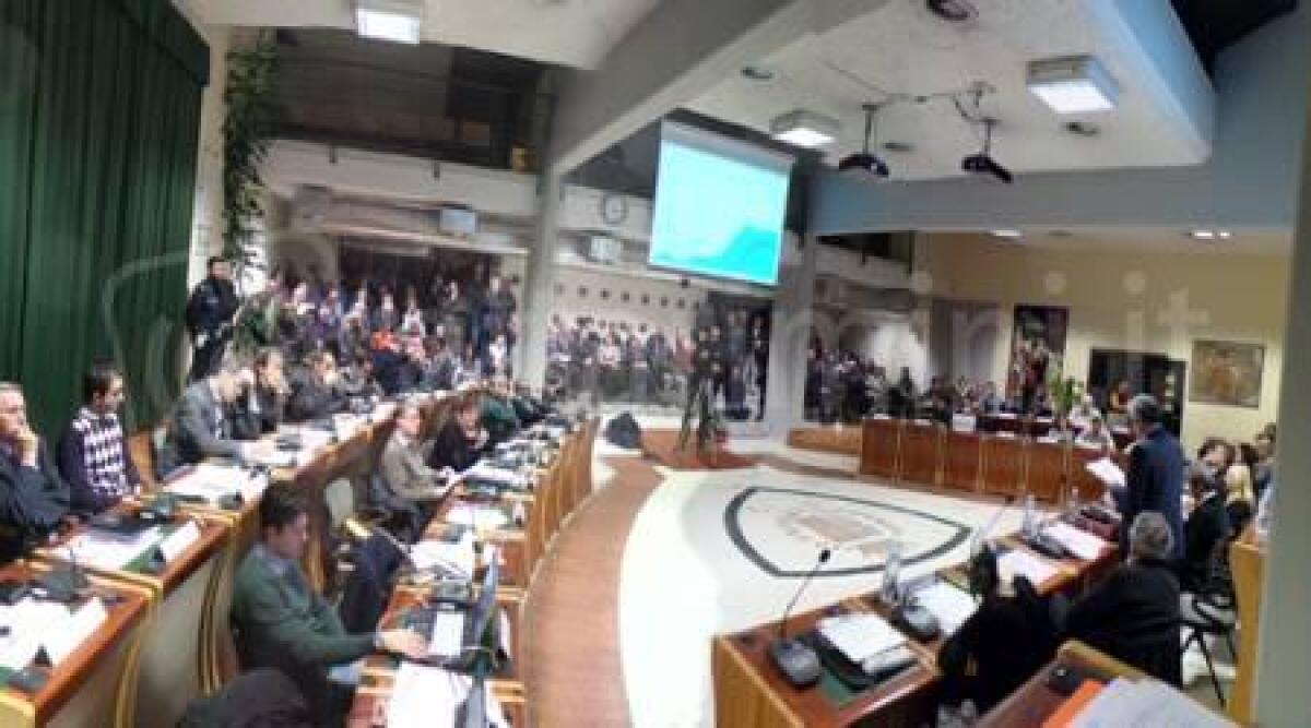 Tagli statali per oltre 4 milioni, il Comune di Rimini corregge il proprio bilancio -