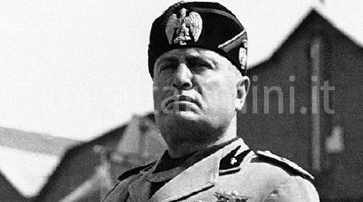 Rimini, gadget nazi-fascisti, interviene l'Anpi "evitare i negozi che li vendono" -