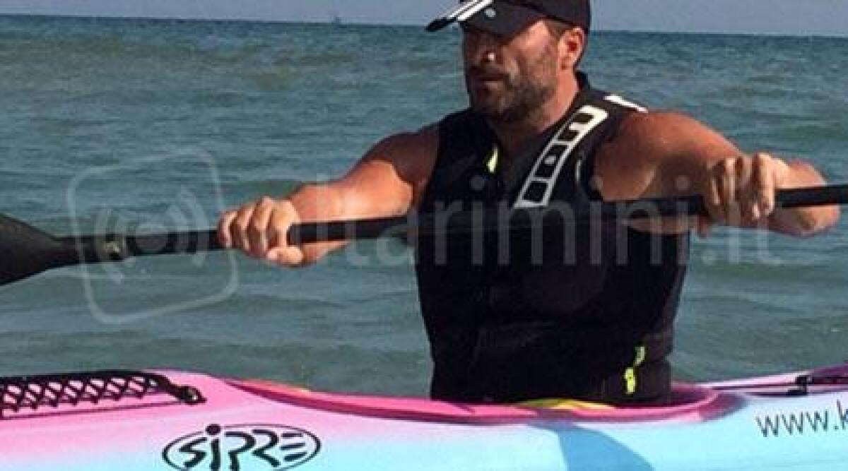 In kayak dalla Croazia a Rimini, l'impresa del 44enne sammarinese Marco Nicolini - 