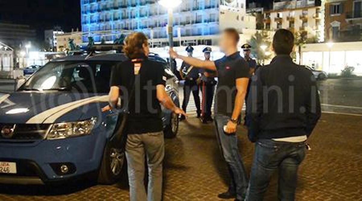 Far west in Piazzale Roma a Riccione: tre 18enni accoltellati, sette arresti - 