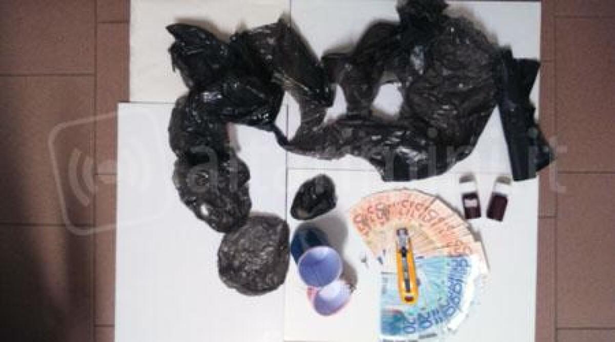 Rimini, pusher fermato per la sesta volta: aveva eroina e 1760 euro di 'guadagno' - 