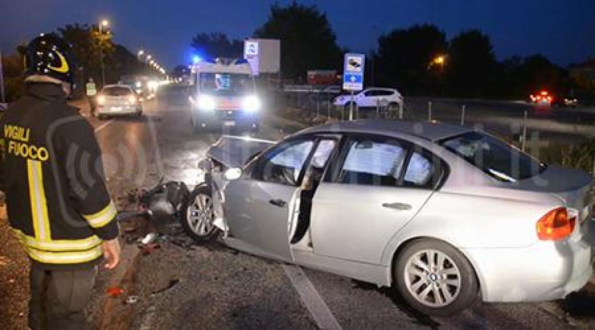 Video: scontro frontale sulla statale adriatica a Riccione: tre feriti, uno grave -