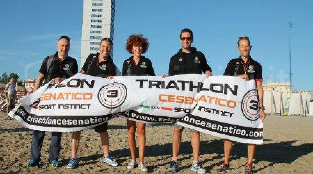 Triathlon, oltre 300 campioni in gara nel weekend a Cesenatico, sfida inedita col moscone -