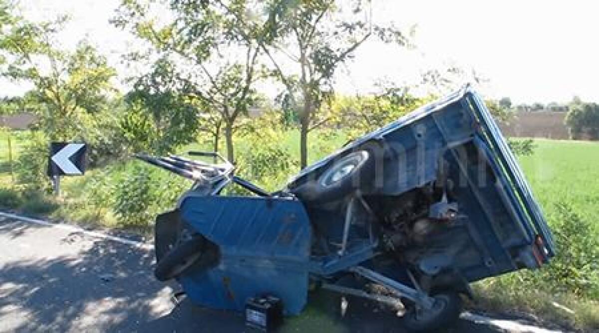 Si scontra con Apecar, lo scooter prende fuoco. Nel VIDEO il drammatico incidente - 