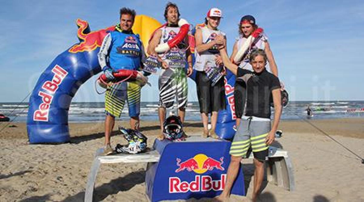 MotoGP: sfida tra i piloti sul mare di Rimini con le moto d'acqua -