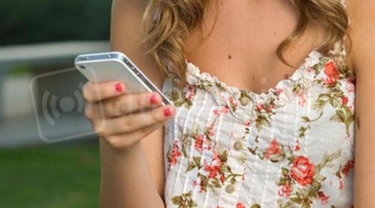 Rimini, padre invia video hard alla figlioletta su whatsapp, il porno finisce in tribunale - 