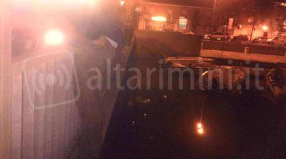 Rimini: 45enne tenta il suicidio dal ponte della Resistenza, salvato da un finanziere - 