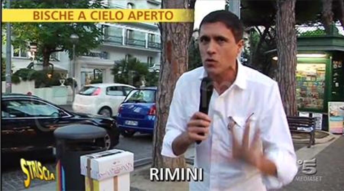 Bische a cielo aperto: Striscia la Notizia arriva a Rimini e chiede spiegazioni - 