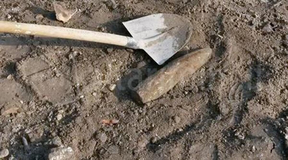 VIDEO: Bomba in piazza Malatesta, trovato un residuato bellico nel fossato della rocca - 