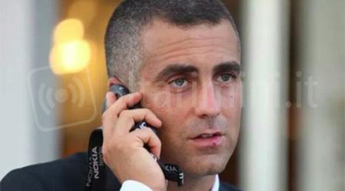 Ragazzino picchiato selvaggiamente in piazza, assessore blocca due aggressori - 