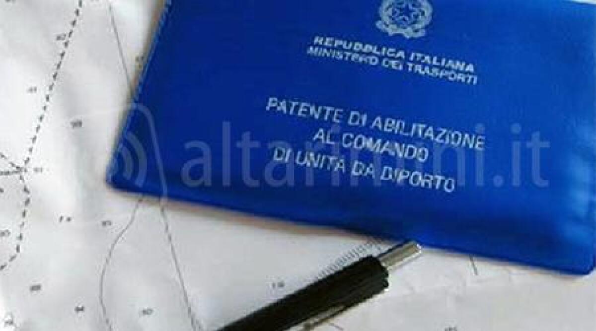 Patenti nautiche false a Rimini, maresciallo patteggia 4 anni e 6 mesi. Possibile licenziamento -