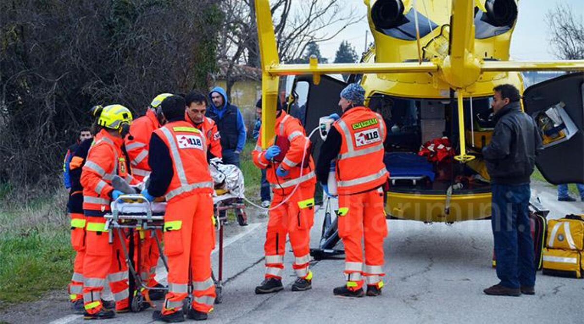 VIDEO: cade con moto da cross nella cava abbandonata a Santa Giustina, arriva l'elisoccorso - 