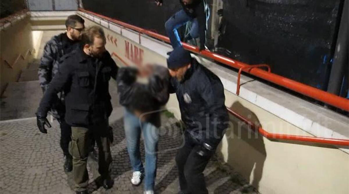 VIDEO: maxi operazione antidroga a Rimini, bloccata piazza di spaccio. Stanati oltre 100 pusher -