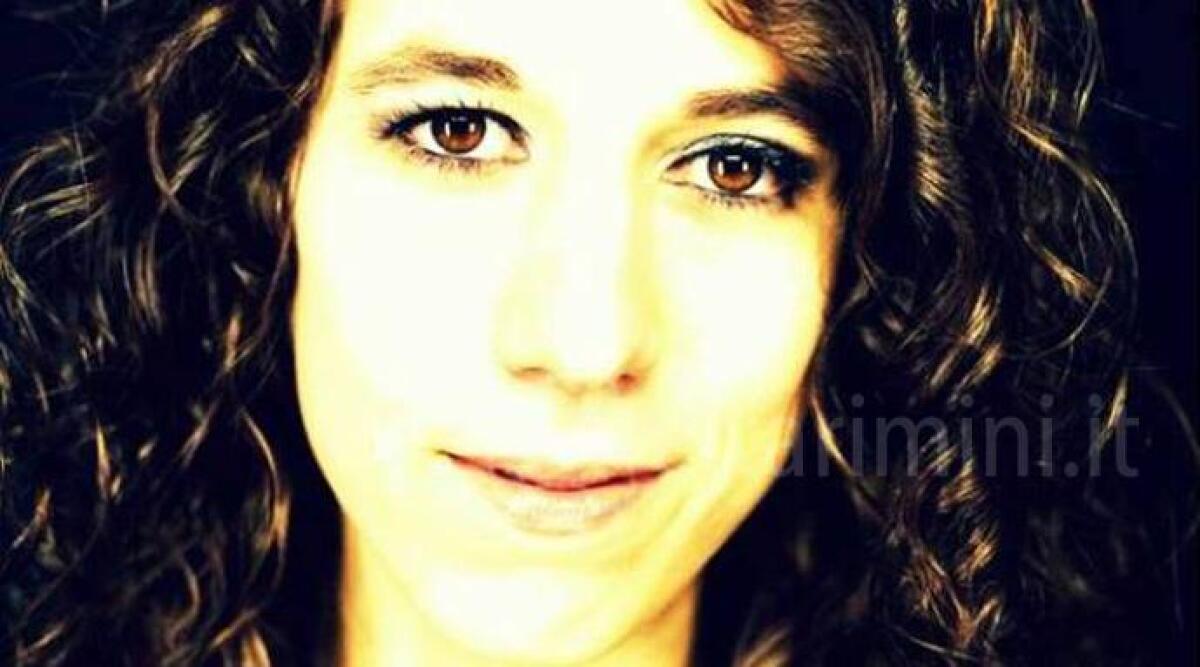 Rimini piange Francesca, scomparsa a 19 anni dopo lunga battaglia contro l'anoressia - 