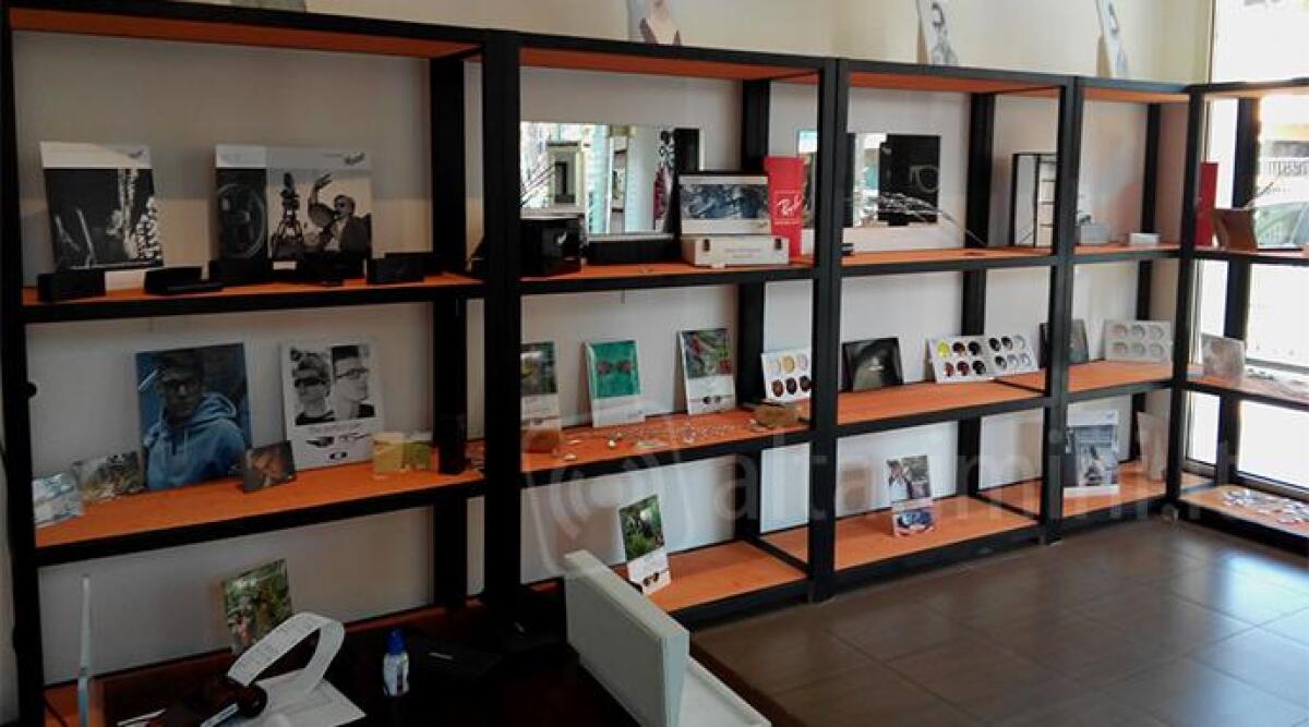 La banda ci vede bene, svuotata un'ottica di Riccione: furto da decine di migliaia di euro - 