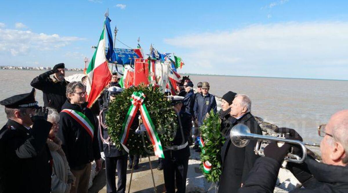 Rimini, canzone di Sergio Endrigo accompagna cerimonia di ricordo vittime delle foibe - 