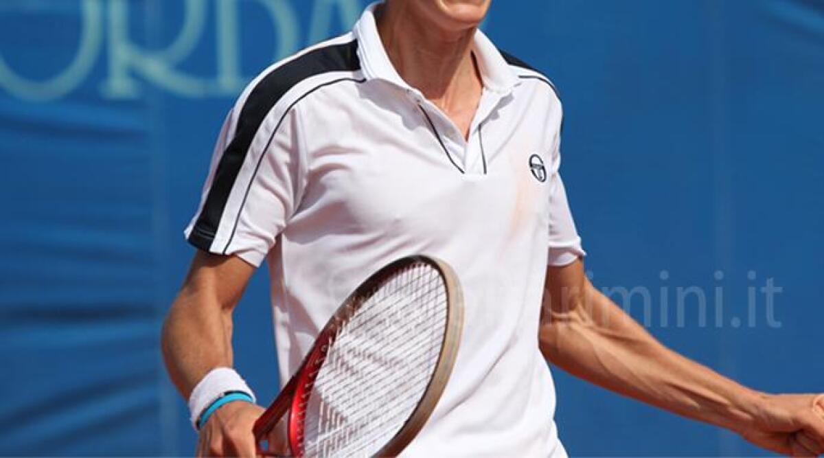 Doping ai figli iscritti a tennis per farne due campioni, padre riminese finisce a processo - 