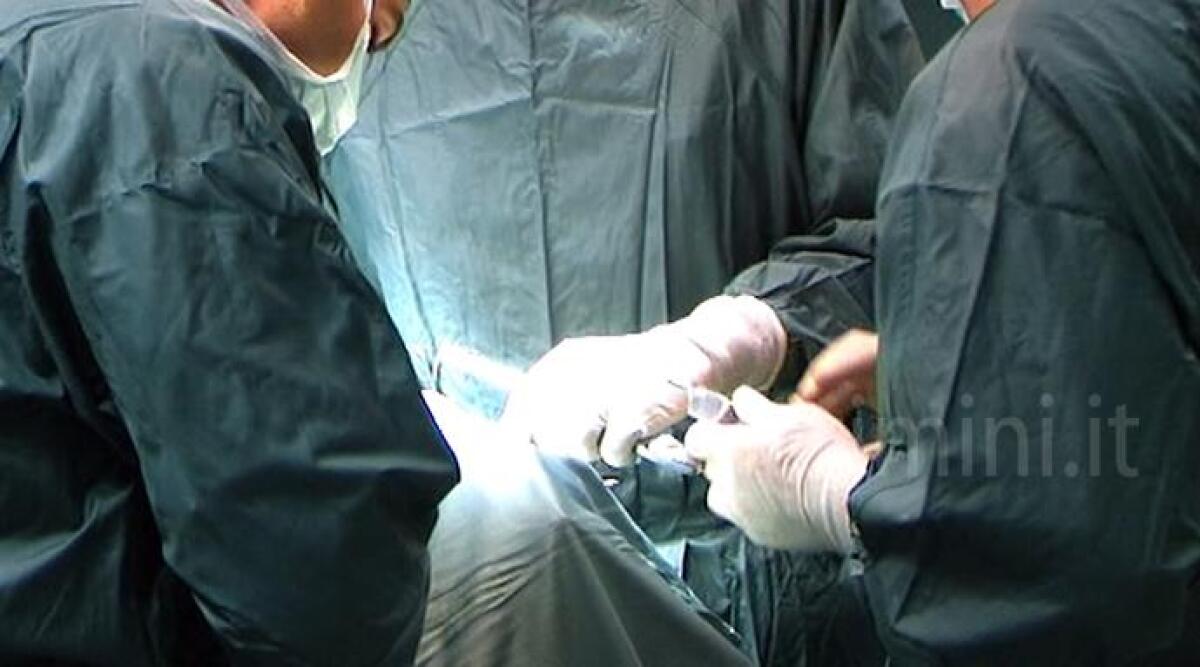 Emorragia dopo impianto di pacemaker, due medici a processo: paziente chiede 70.000 euro - 