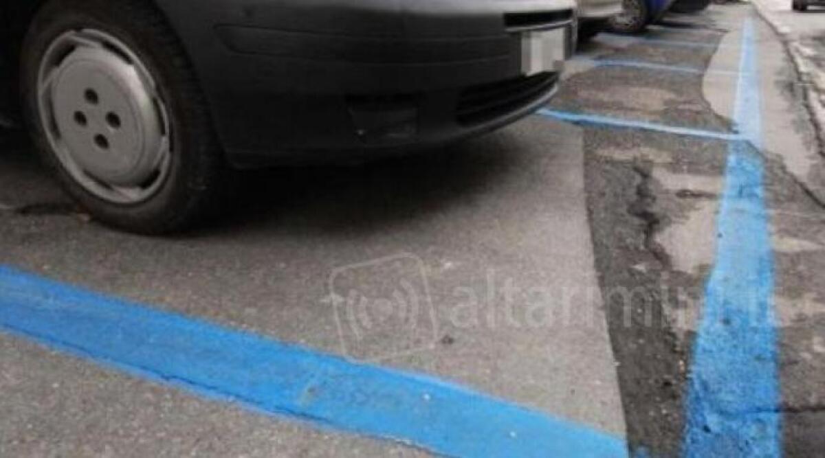 Riccione, arriva il parcometro al parcheggio di via Einaudi: sosta a pagamento - 
